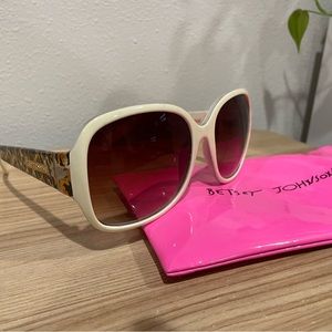 Betsey Johnson cheetah print sunglasses